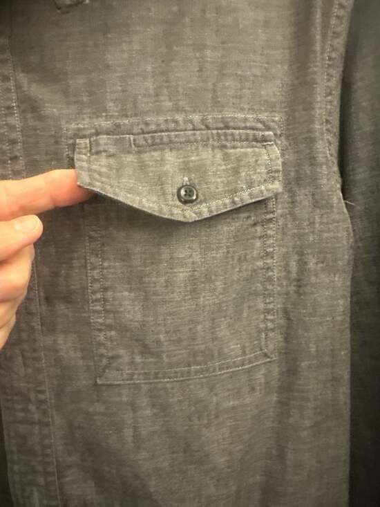 Banana Republic Men's Slim Fit Gray Slub Chambray Button Down Shirt Size M 15 x - Picture 3 of 8